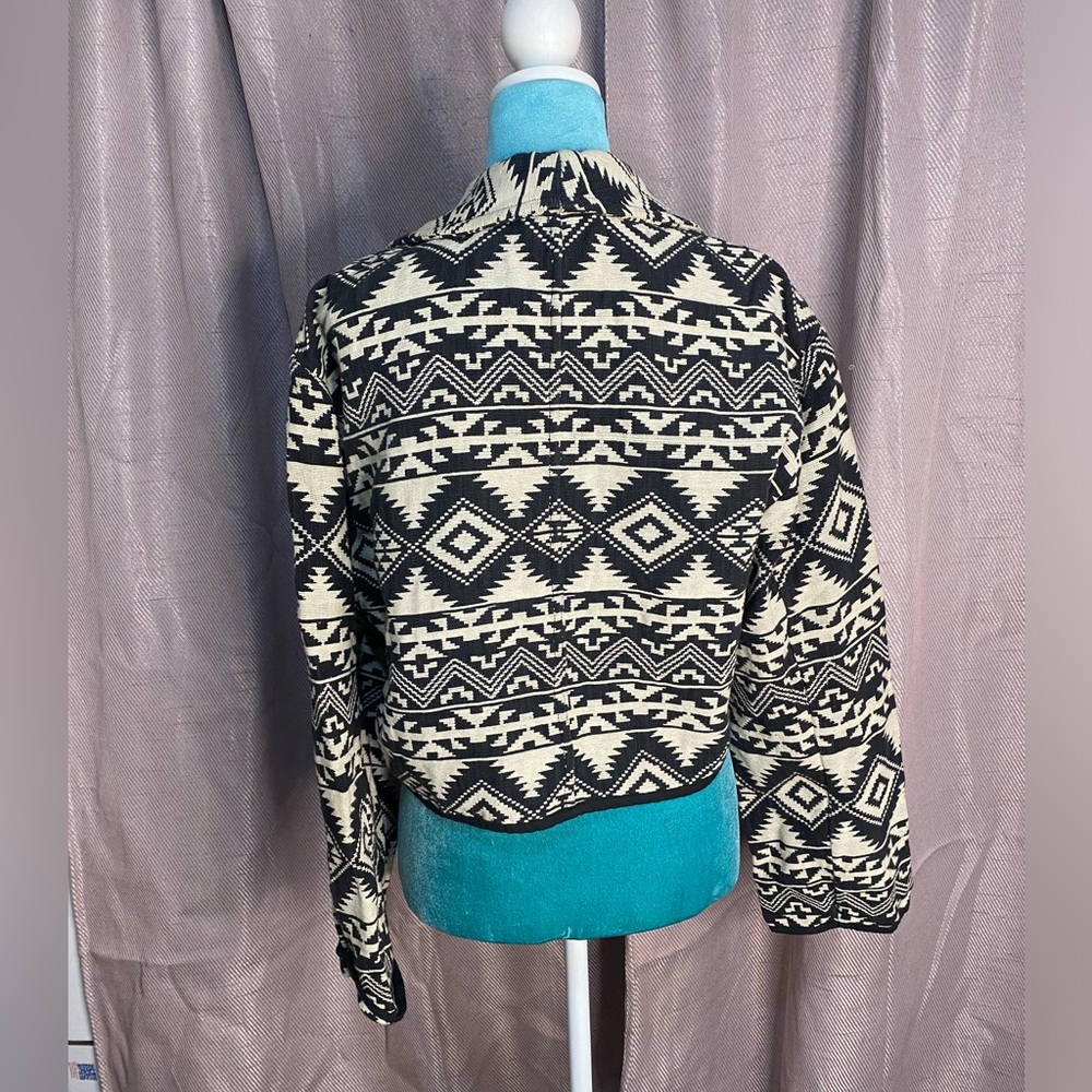 Flashback: Vintage Aztec Pattern Cropped Jacket - image 3